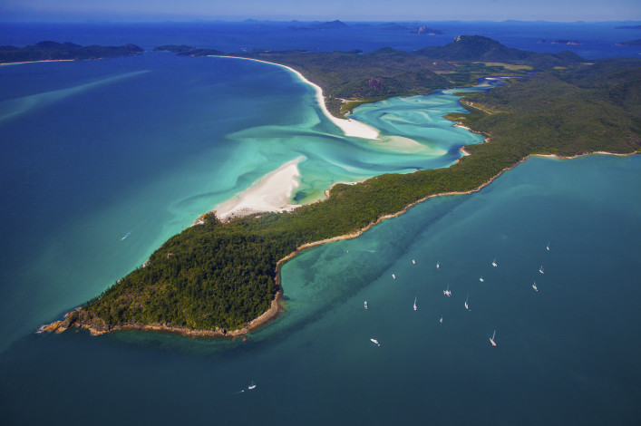 Der Whitehaven Beach auf den Whitsunday Islands von oben