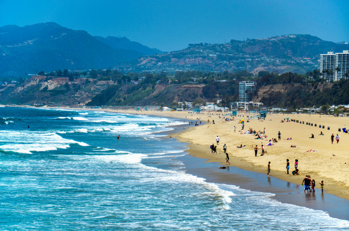 Santa Monica beach, Los Angeles, California, USA shutterstock_141663190-2