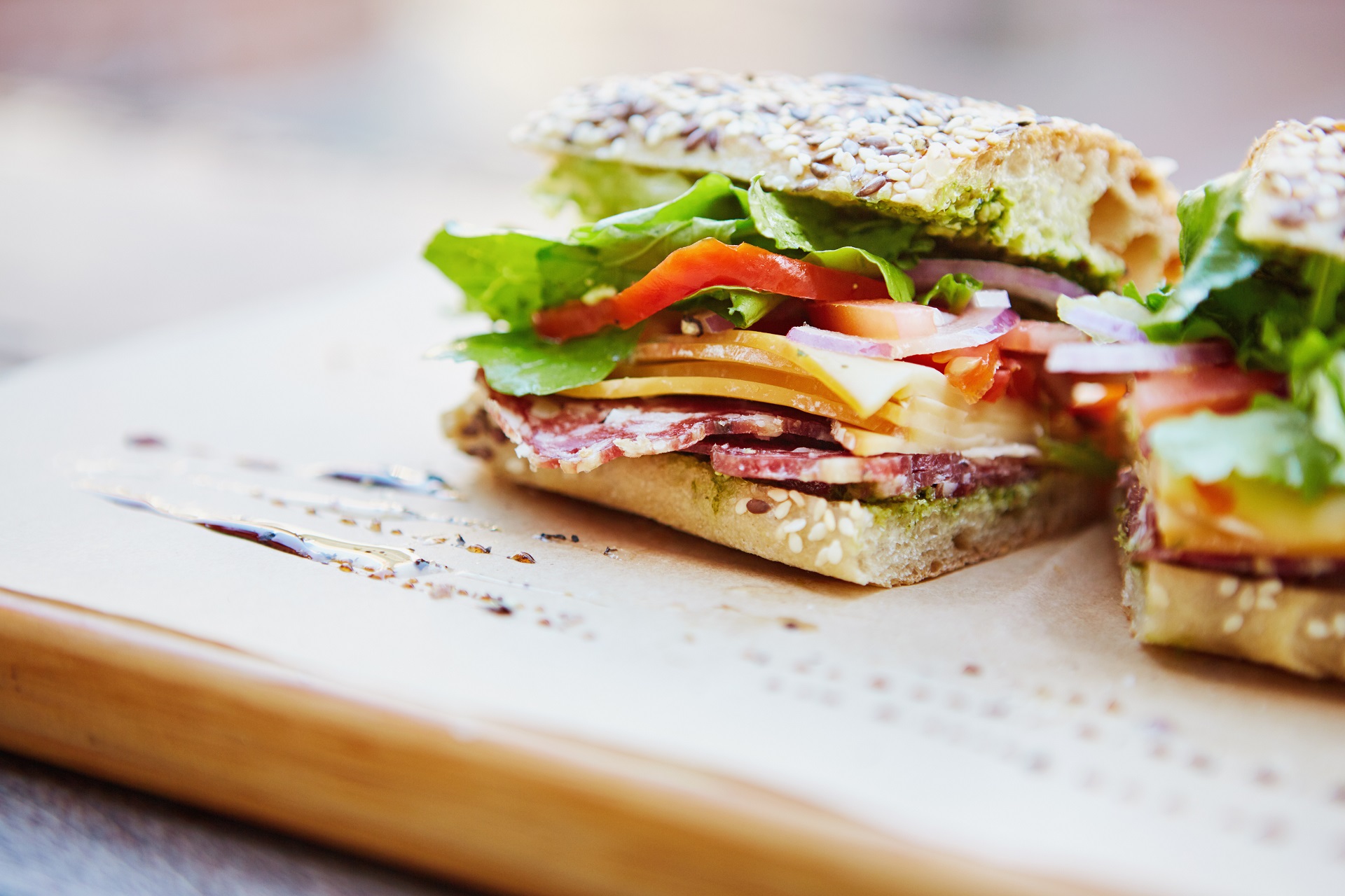 Darf man Essen mit ins Flugzeug nehmen? Alle wichtigen Infos