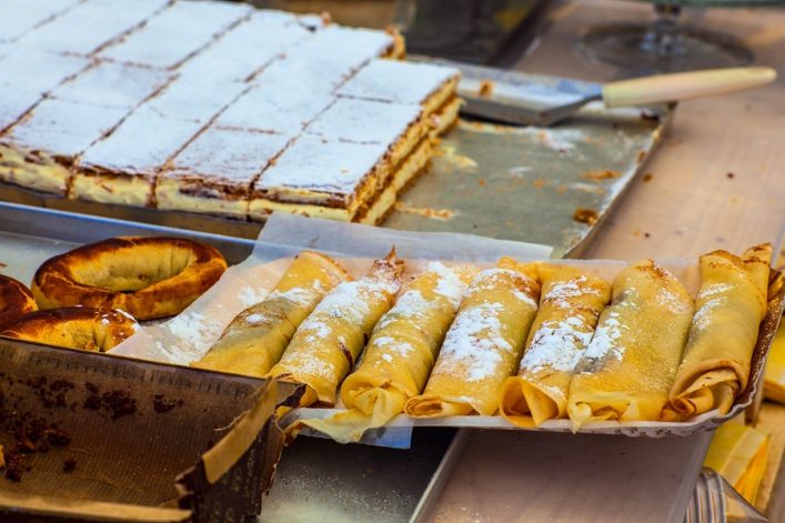 Close-up-of-palacinke-Balkan-pancakes-stuffed-with-chocolate-shutterstock_286471631-2