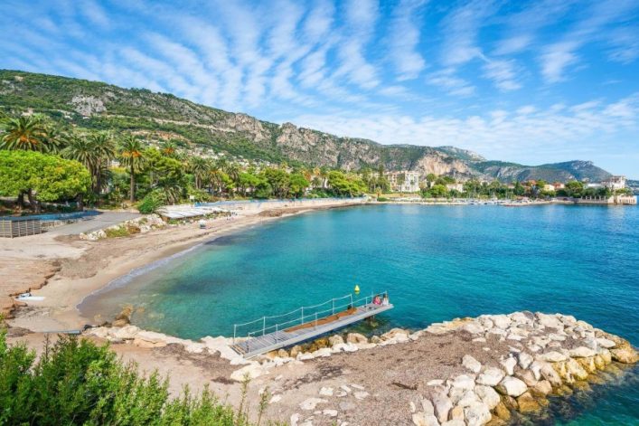 Baie-des-Fourmis-Beaulieu-sur-Mer-shutterstock_1264497514_900x600