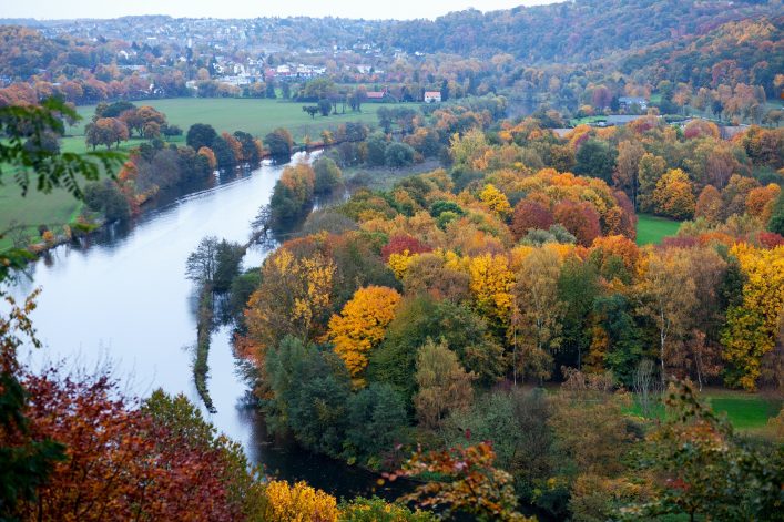 Der Indian Summer an der Ruhr in der Nähe von Essen