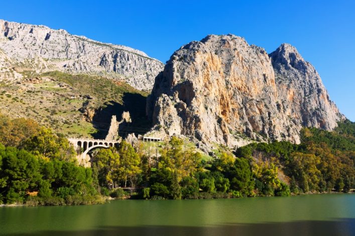 mountains-landscape-bridge-andalusia-spain_shutterstock_274149284