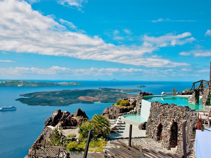 IBE_Honeymoon-Petra-Villas-Santorin1