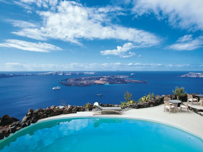 IBE_Honeymoon-Petra-Villas-Santorin2