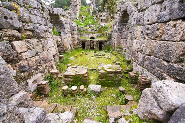 Die antike Stadt Phaselis ist einen Besuch wert