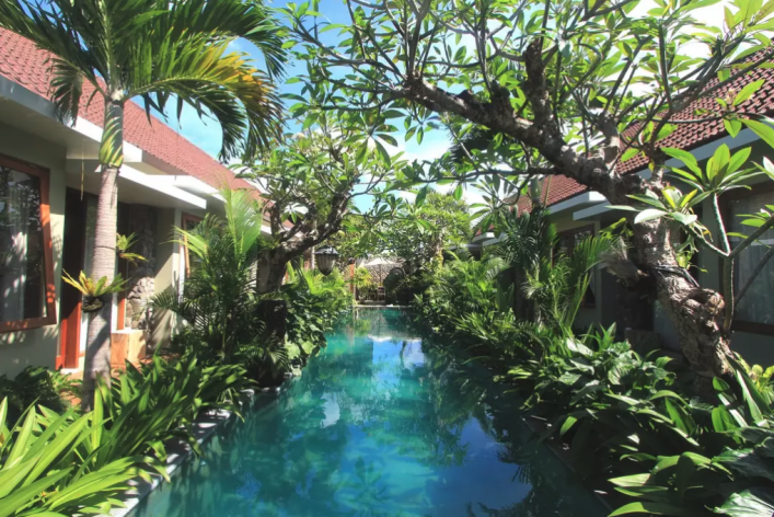 Balis Villen sind grün und wunderschön