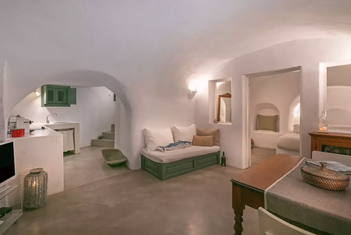 Ein wunderschönes Apartment mit Meerblick und Privatpool auf Santorin.