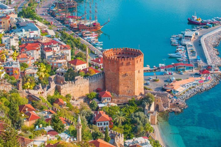 Der Hidirlik Kulesi Turm am Hafen von Antalya
