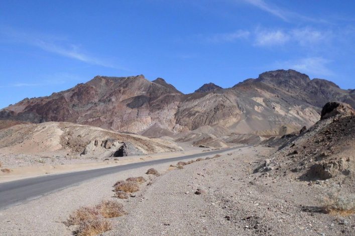 Der Artist's Drive an der Artist's Palette in Death Valley