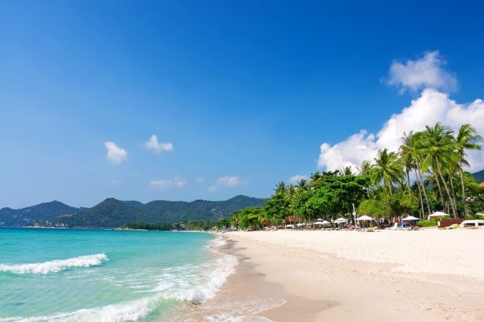 Chaweng-Beach-auf-Koh-Samui_shutterstock_295223684_900x600