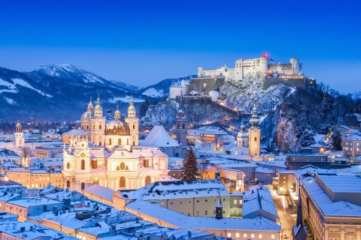 Salzburg-am-Abend-im-Winter_shutterstock_126367373_900x600