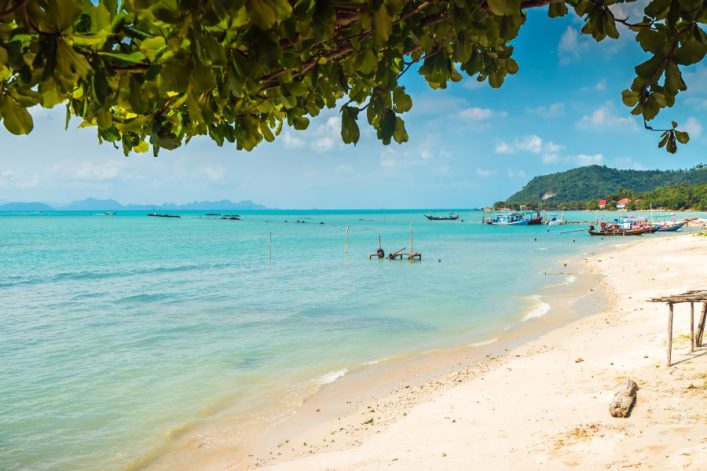 Thong-Krut-Strand_GettyImages-1204408303_900x600