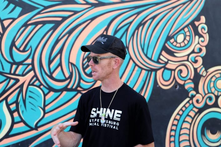 Kuenstler-Derek-Donnelly-und-Streetart-in-St.-Pete.