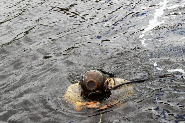 Schwamm-Taucher-im-Fluss-Florid