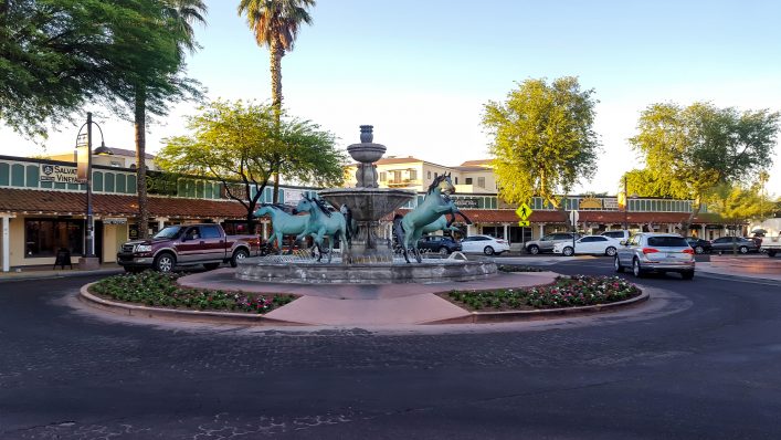 Ein Brunnen in der Stadt Scottsdale bei Phoenix in Arizona