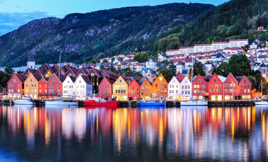 Bergen in Norwegen nachts