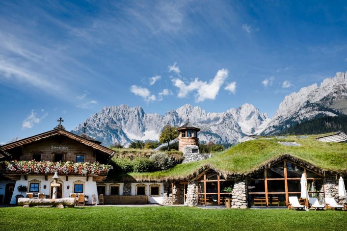 Außenansicht Biohotel Stanglwirt
