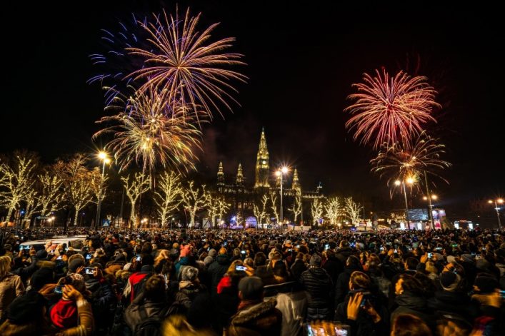 Silvester-Feuerwerk-in-Wien-iStock_900581042_900x600