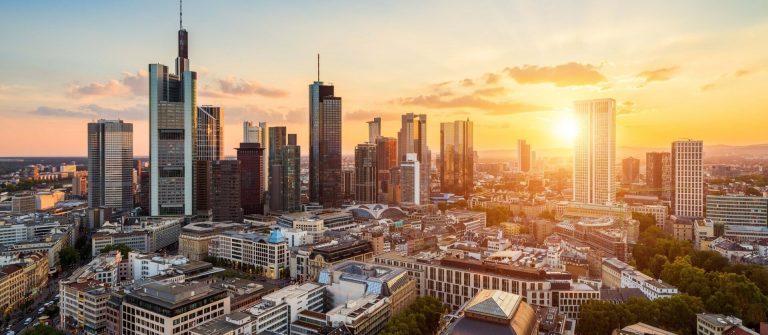 Frankfurt-Skyline-iStock-905325578_1920x1280