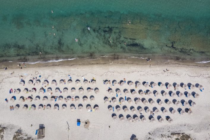Der bekannte Marmari-Beach auf Kos aus der Vogelperspektive