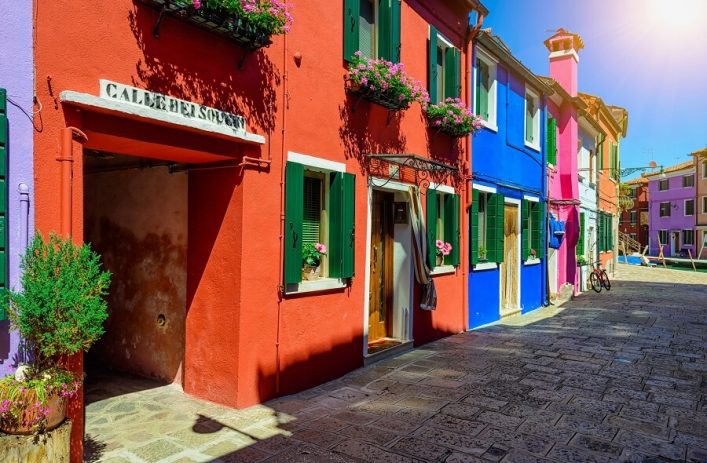 italien_Venedig_burano_shutterstock_561815947