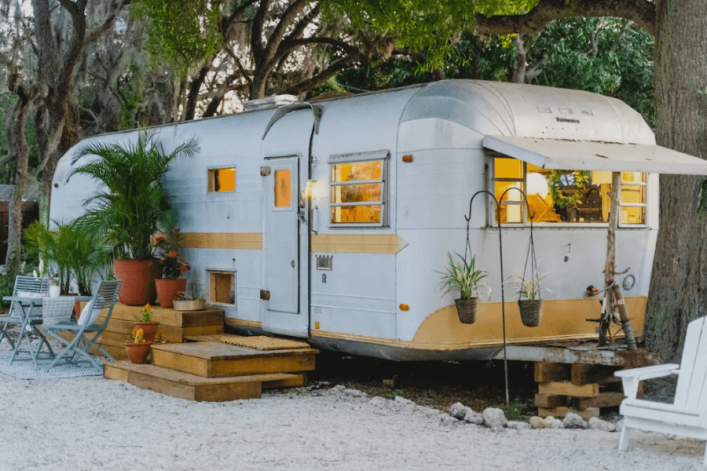UG-Airbnb_Wohnwagen-Bradenton1-1