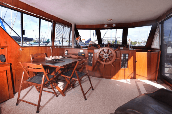 UG-Airbnb_Yacht-Bradenton2-1