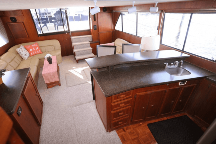 UG-Airbnb_Yacht-Bradenton3-1