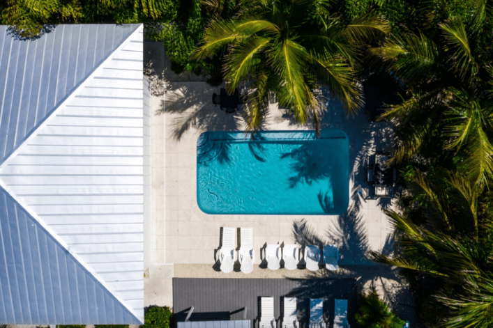 UG-Amilocals_BayBreezes-Pool-1