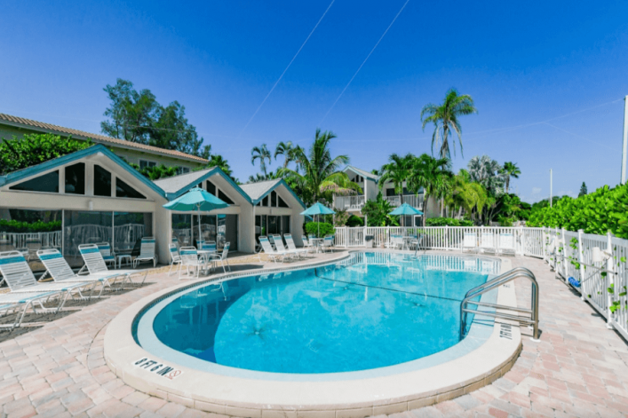 UG-Amilocals_Coconut-Poolside2-1