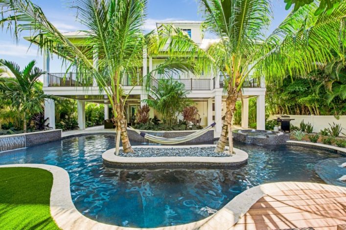 UG-Amilocals_Winding-Waves2