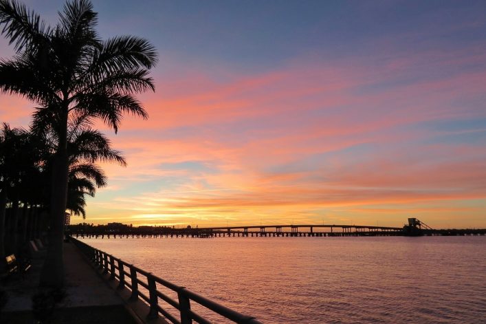 riverwalk at sunset_bradenton city florida