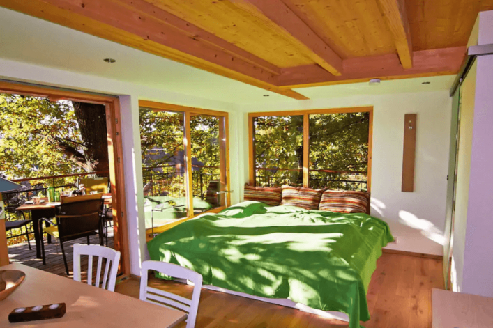 UG-Airbnb_Baumhaus-Deutschland-Familie2-1