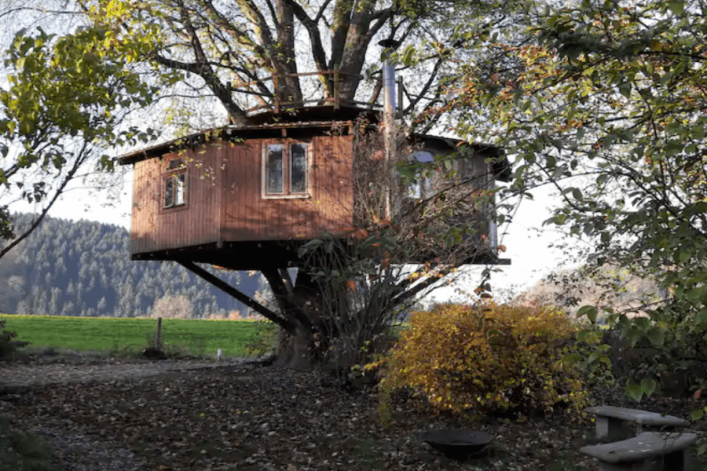 UG-Airbnb_Baumhaus-Deutschland-Kuschelig1-1