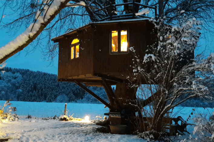 UG-Airbnb_Baumhaus-Deutschland-Kuschelig2-1
