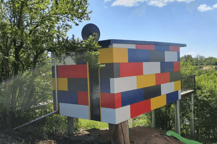 UG-Airbnb_Baumhaus-Deutschland-LEGO2-1