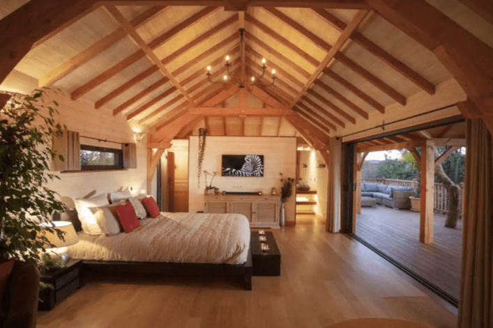 UG-Airbnb_Baumhaus-Frankreich-Luxusbaumhaus2-1