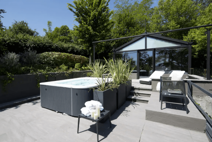 UG-Airbnb_Baumhaus-Italien-GlassHouse1-1