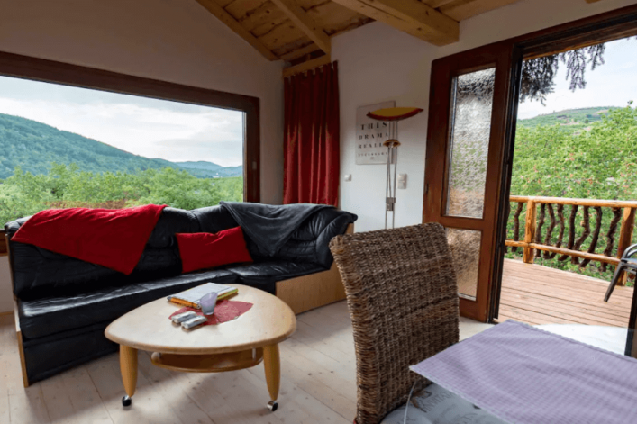 UG-Airbnb_Baumhaus-Oesterreich-Weingarten2-1