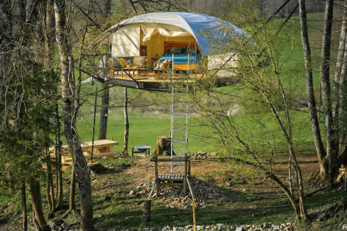 UG-Airbnb_Baumhaus-Schweiz-Glamping1-1