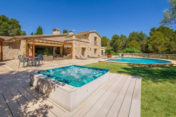 Die-schoensten-Fincas-auf-Mallorca_Pollenca_Aussenbereich_ID_e4f93842e3464b92c05c32a142a23419