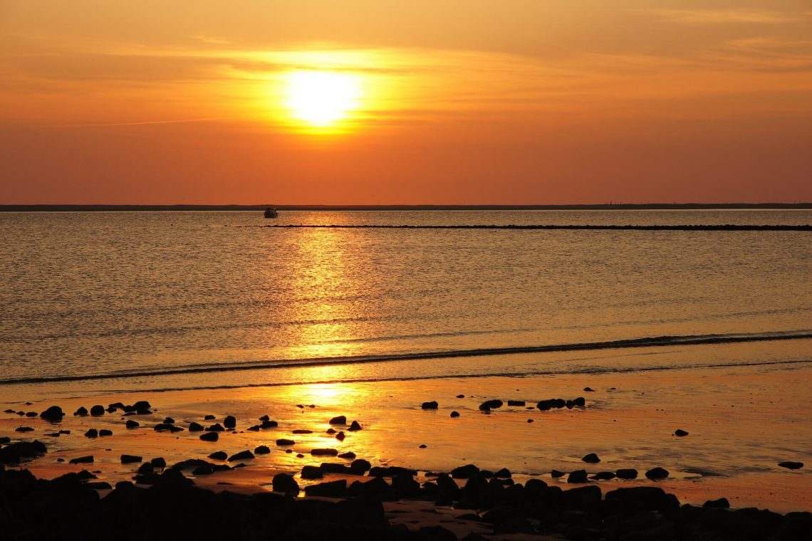 Sonnenuntergang am Strand auf Borkum.