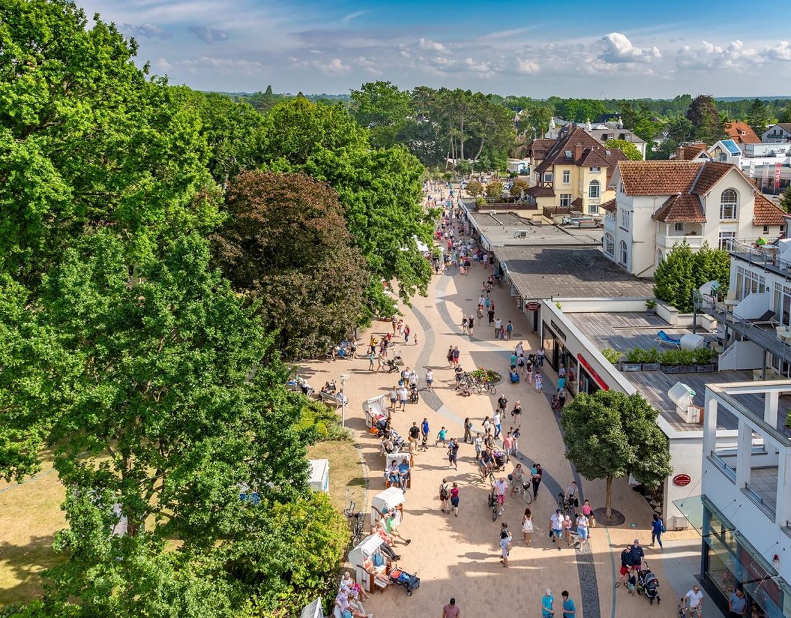 sales_Torsten_Vollbrecht_Timmendorfer_Strand_Einkaufsstrasse_900x600