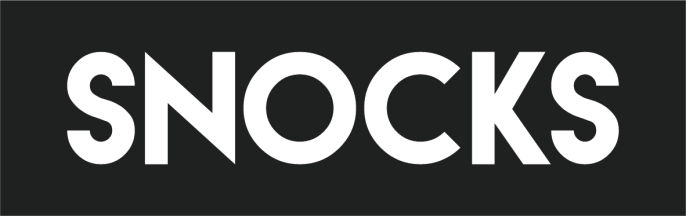 Schwarzer Hintergrund mit weißer Schrift SNOCKS