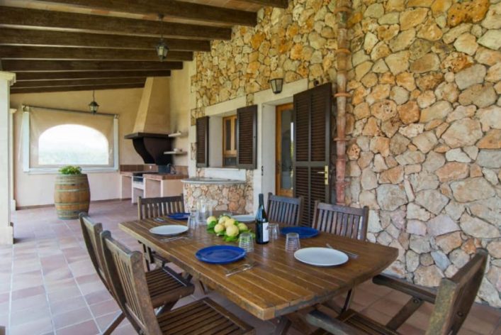 Landhaus-Fewo-Cala-dor-2 https://ferienwohnung.urlaubsguru.de/rental/5d69b071d68fbb2ac27194c2d09643fe?adults=2&duration=7&location=5460aedf264cc&persons=2&pricetype=totalPrice&searchId=91f79cb666205f61
