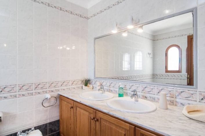 Landhaus-Fewo-Cala-dor-4 https://ferienwohnung.urlaubsguru.de/rental/5d69b071d68fbb2ac27194c2d09643fe?adults=2&duration=7&location=5460aedf264cc&persons=2&pricetype=totalPrice&searchId=91f79cb666205f61