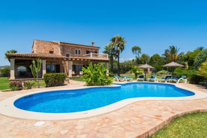 Landhaus-Fewo-Cala-dor https://ferienwohnung.urlaubsguru.de/rental/5d69b071d68fbb2ac27194c2d09643fe?adults=2&duration=7&location=5460aedf264cc&persons=2&pricetype=totalPrice&searchId=91f79cb666205f61