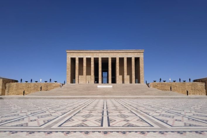 Anitkabir-Tuerkei_shutterstock_2296460909