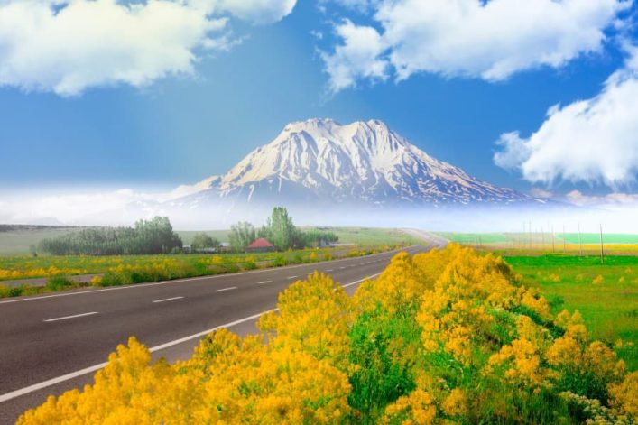 Ararat-Berg-Tuerkei_shutterstock_2408653617